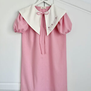Rochie cu guler si broderie