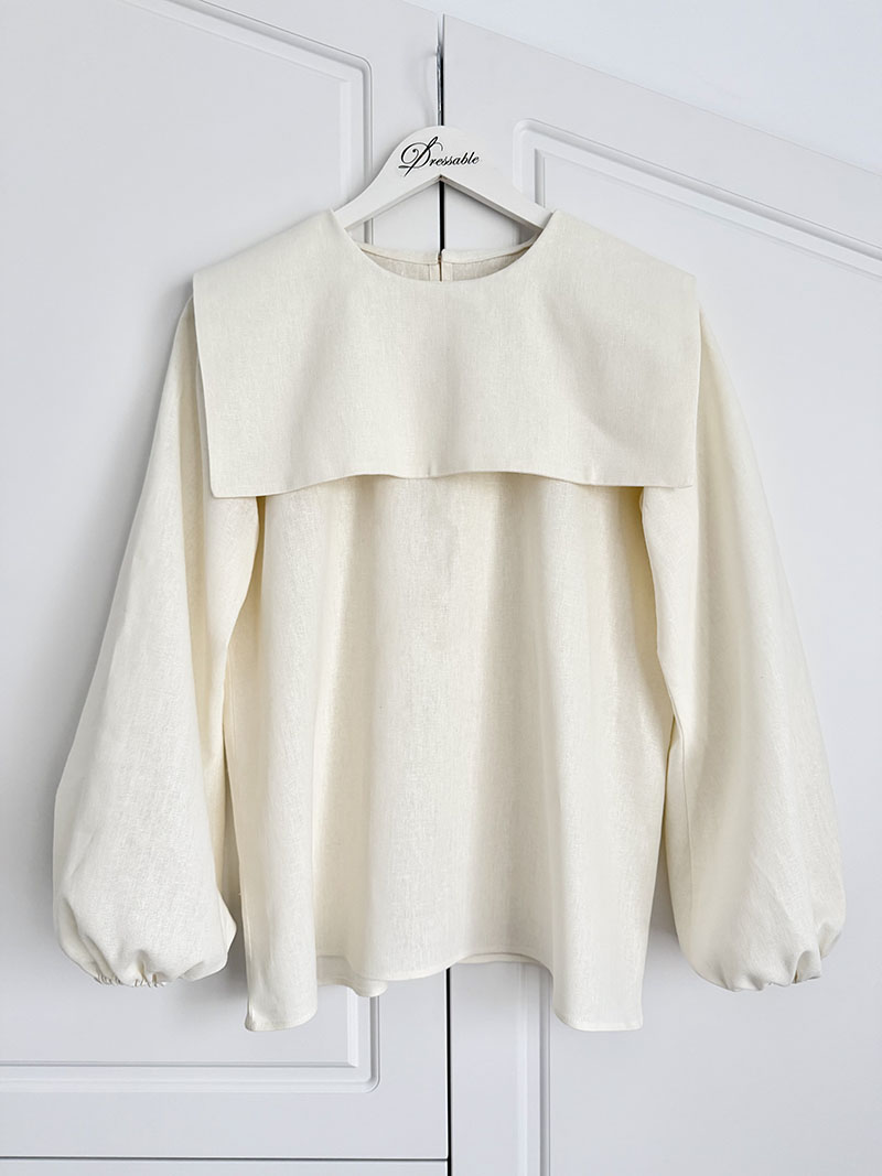 Bluza cu guler patrat alb